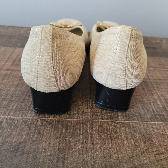 Amalfi by Rangoni Shoes - Picture 5 of 7